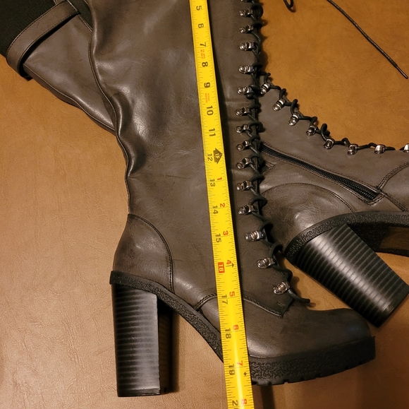 Knee High lave up boots from Torrid - Picture 2 of 6